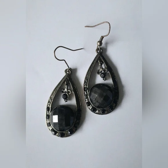 3/$20! Victorian-style bronze dangle jewelled statement earrings dark stones - Picture 4 of 9